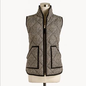 J crew printed quilted puffer vest size M